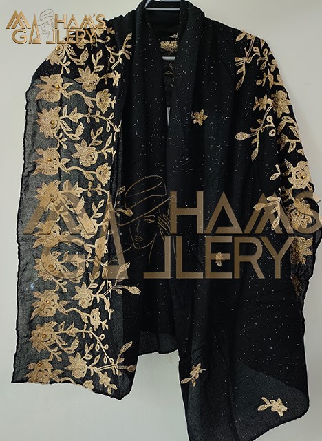 BLACK EMBROIDERED SCARF